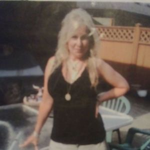 Meet your Posher, Dee